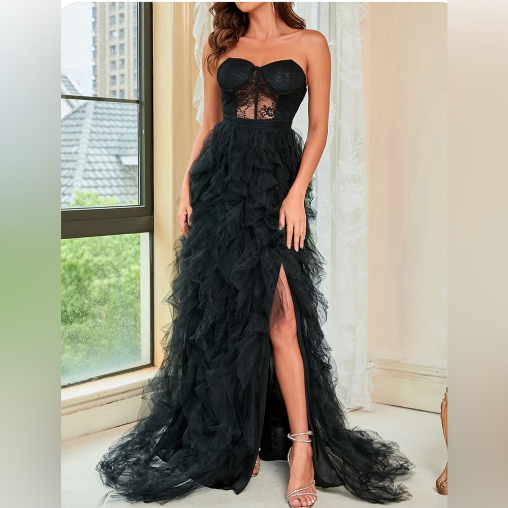 Chic Black Strapless Tulle Maxi Dress